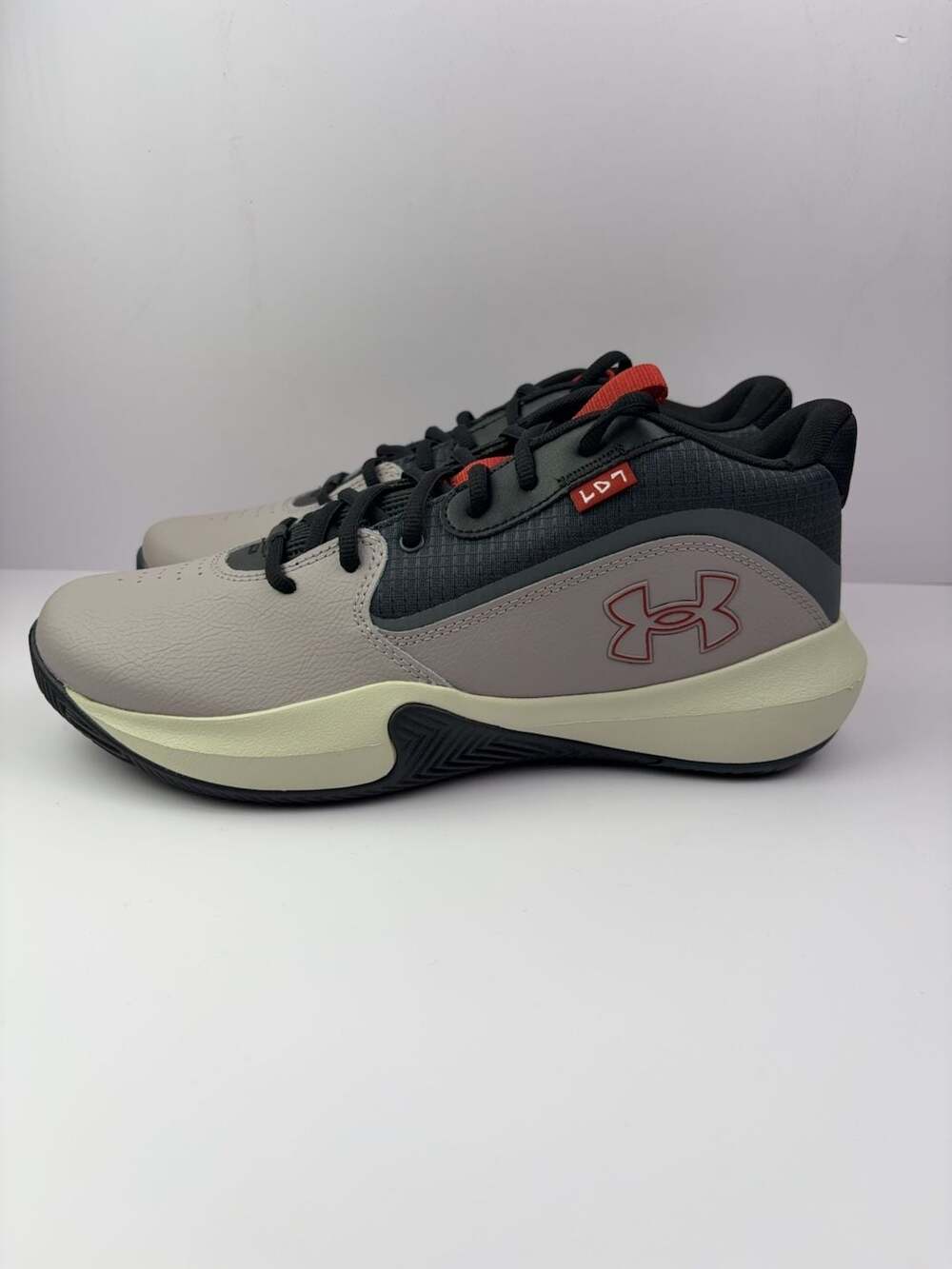 Under Armour Luka Doncic LD7 Basketball Shoes men’s 9.5